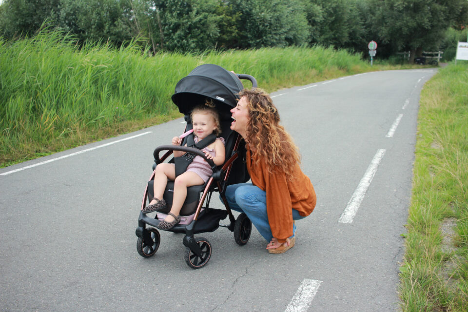 9. INF XL – KS fun between mom and daughter